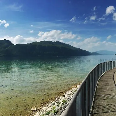 La Cabane Cachee, Entre Lacs Et Montagnes, * La Biolle