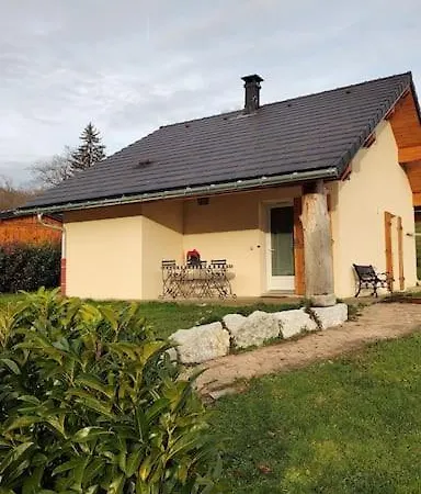La Cabane Cachee, Entre Lacs Et Montagnes, Vakantiehuis *