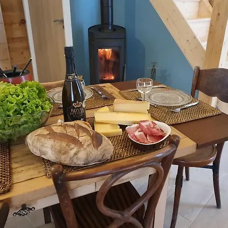La Cabane Cachee, Entre Lacs Et Montagnes, *