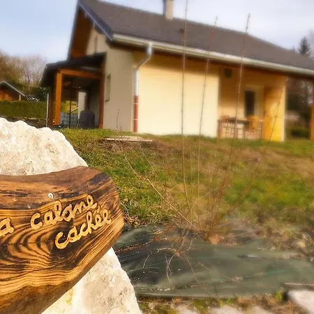 La Cabane Cachee, Entre Lacs Et Montagnes, Vakantiehuis *